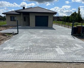 Įvažiavimas prie namo